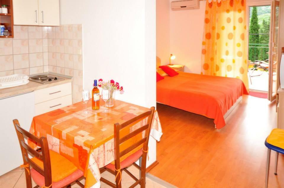 Apartments Franic Ploce  Kültér fotó